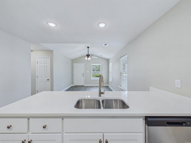 1721.5 Poplar St., North Little Rock, AR 72114