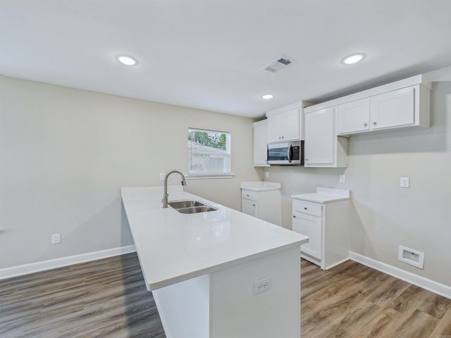 1721.5 Poplar St., North Little Rock, AR 72114