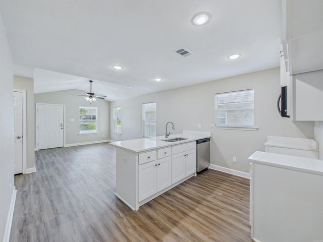 1721.5 Poplar St., North Little Rock, AR 72114