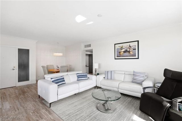 240 Seaview CT 211, Marco Island, FL 34145