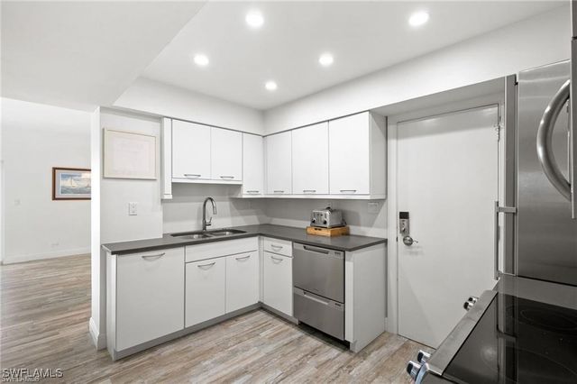 240 Seaview CT 211, Marco Island, FL 34145