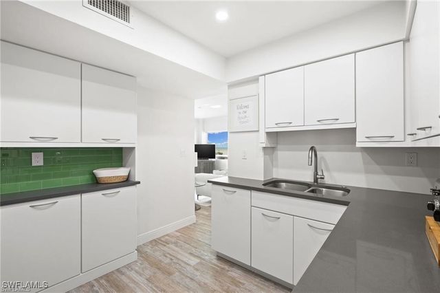 240 Seaview CT 211, Marco Island, FL 34145