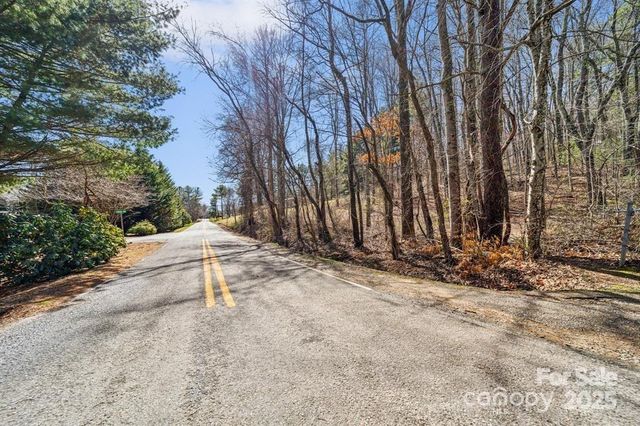 99999 Parker Road, Asheville, NC 28805
