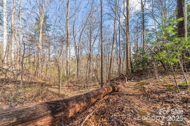 99999 Parker Road, Asheville, NC 28805