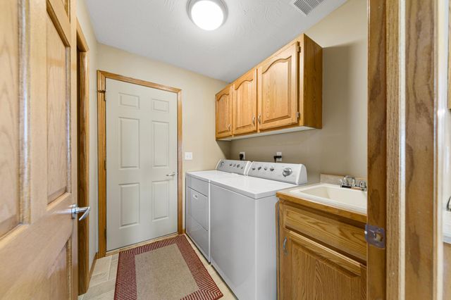 2505 Hulett Court, Faribault, MN 55021