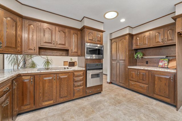 68 E Saint Cloud Pl, Wichita, KS 67230