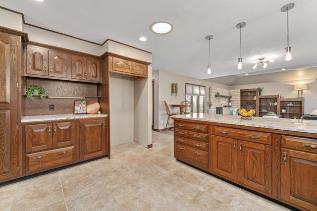 68 E Saint Cloud Pl, Wichita, KS 67230