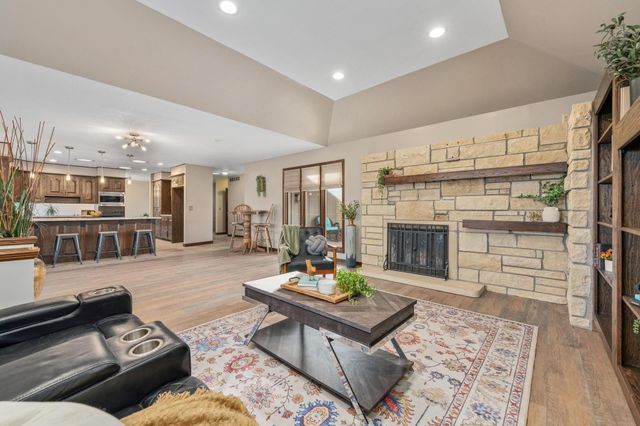 68 E Saint Cloud Pl, Wichita, KS 67230