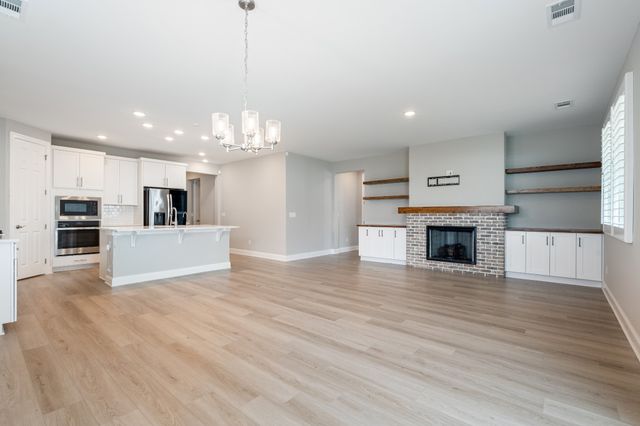 1428 Ovaldale Dr, Murfreesboro, TN 37128