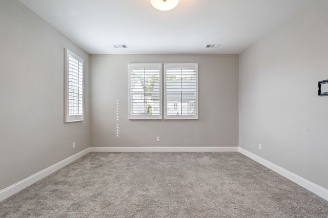 1428 Ovaldale Dr, Murfreesboro, TN 37128