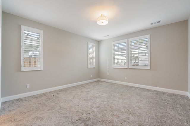 1428 Ovaldale Dr, Murfreesboro, TN 37128