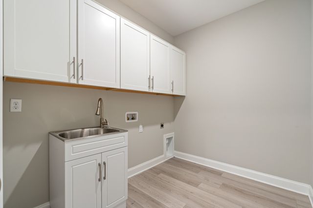 1428 Ovaldale Dr, Murfreesboro, TN 37128