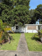 1835 31st Avenue, Vero Beach, FL 32960