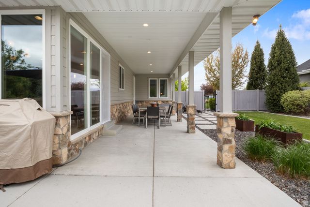 6884 W 9530 N, Highland, UT 84003