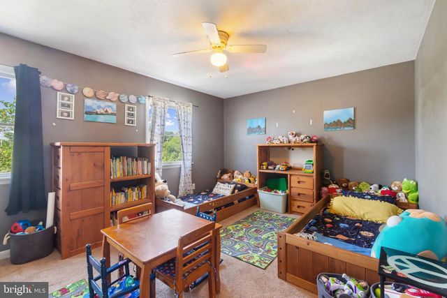 25 PIONEER LN, Gettysburg, PA 17325
