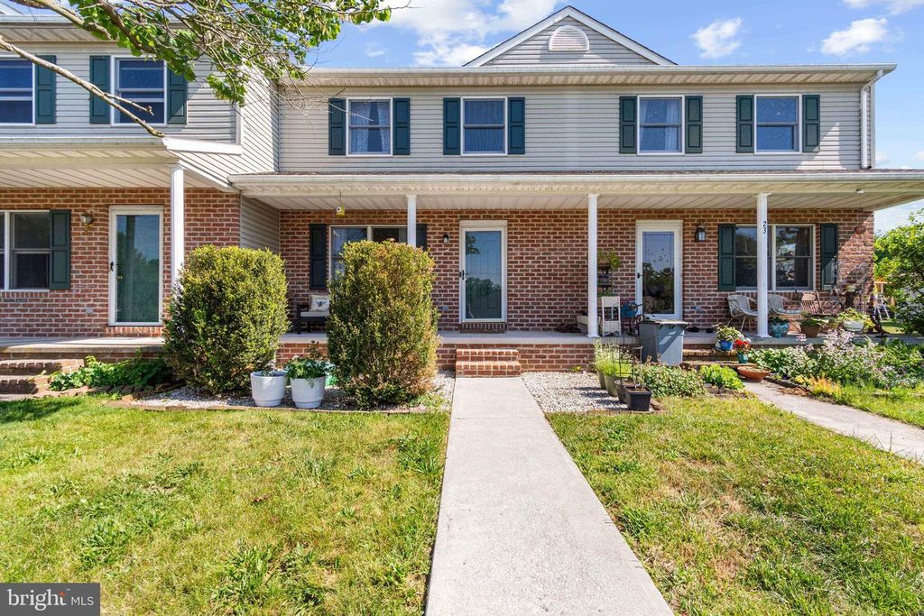 25 PIONEER LN, Gettysburg, PA 17325