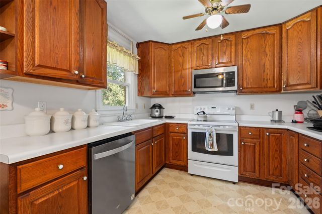 354 Oakdale Road, Waynesville, NC 28786
