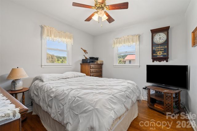 354 Oakdale Road, Waynesville, NC 28786