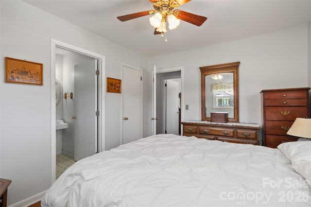 354 Oakdale Road, Waynesville, NC 28786
