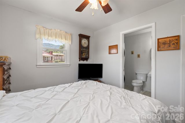 354 Oakdale Road, Waynesville, NC 28786