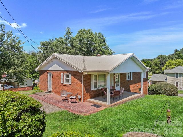 354 Oakdale Road, Waynesville, NC 28786