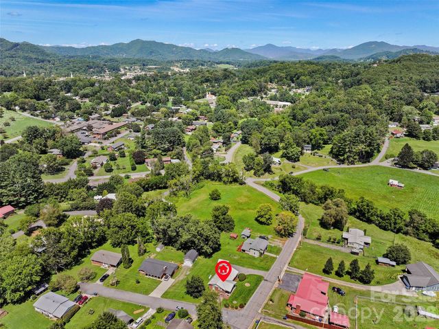 354 Oakdale Road, Waynesville, NC 28786