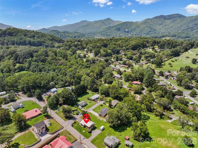 354 Oakdale Road, Waynesville, NC 28786