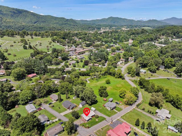 354 Oakdale Road, Waynesville, NC 28786
