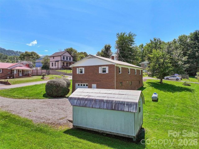 354 Oakdale Road, Waynesville, NC 28786