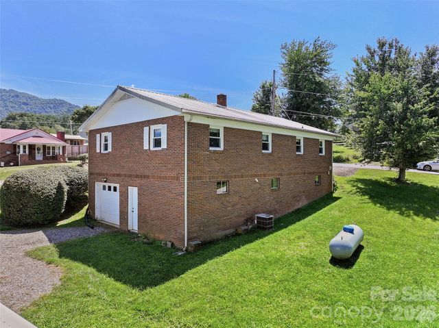 354 Oakdale Road, Waynesville, NC 28786