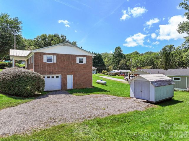 354 Oakdale Road, Waynesville, NC 28786
