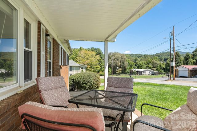 354 Oakdale Road, Waynesville, NC 28786