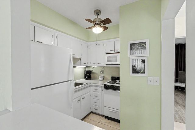 801 Atlantic Shores Boulevard 104, Hallandale Beach, FL 33009