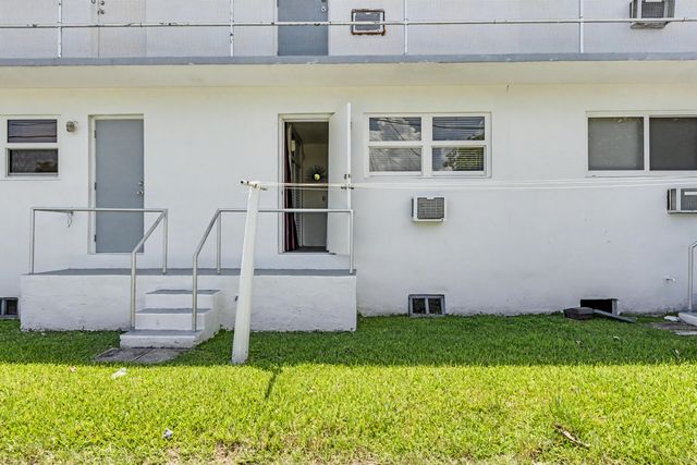 801 Atlantic Shores Boulevard 104, Hallandale Beach, FL 33009