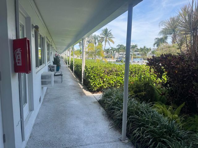 801 Atlantic Shores Boulevard 104, Hallandale Beach, FL 33009