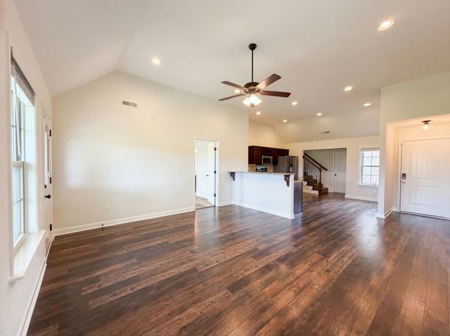 2919 Ronstadt Dr, Christiana, TN 37037