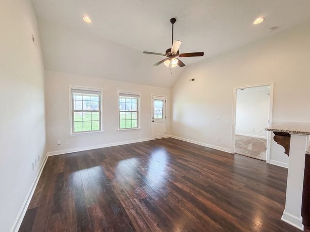 2919 Ronstadt Dr, Christiana, TN 37037