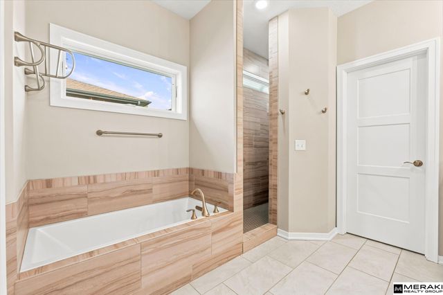 10215 Pintail Drive, Papillion, NE 68046