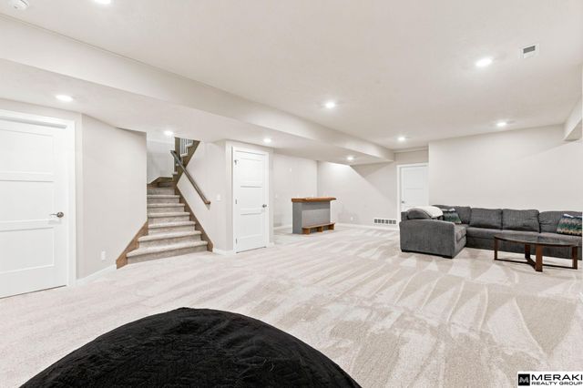 10215 Pintail Drive, Papillion, NE 68046
