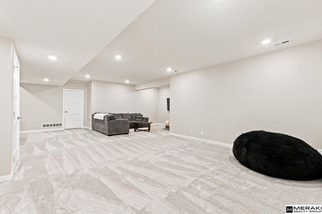 10215 Pintail Drive, Papillion, NE 68046