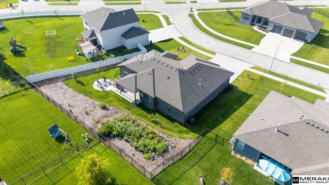 10215 Pintail Drive, Papillion, NE 68046