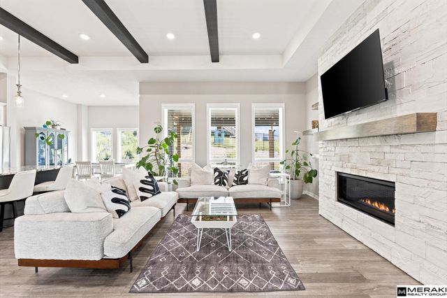 10215 Pintail Drive, Papillion, NE 68046