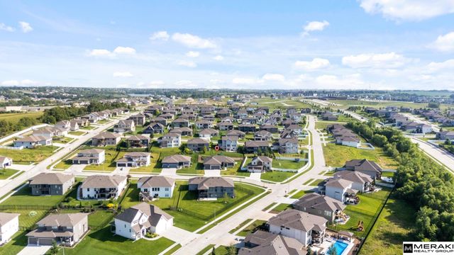 10215 Pintail Drive, Papillion, NE 68046