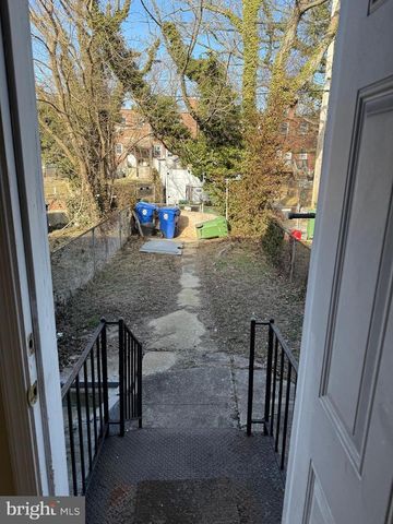 824 GLENWOOD AVE, Baltimore, MD 21212