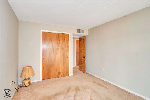 2900 Maple Avenue 22A, Downers Grove, IL 60515