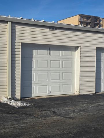 2900 Maple Avenue 22A, Downers Grove, IL 60515