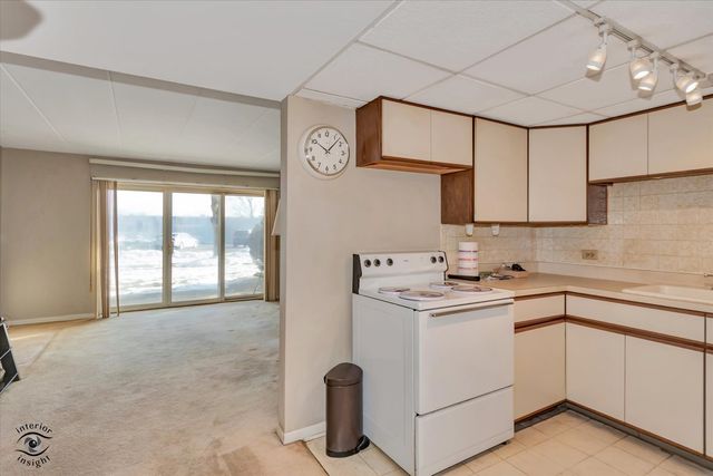 2900 Maple Avenue 22A, Downers Grove, IL 60515