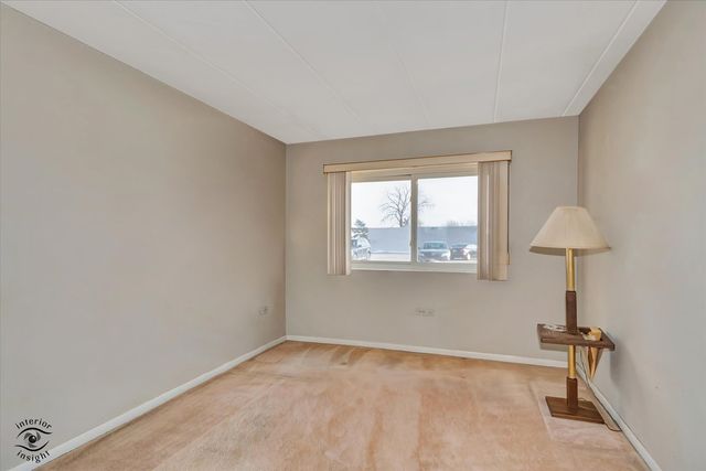 2900 Maple Avenue 22A, Downers Grove, IL 60515