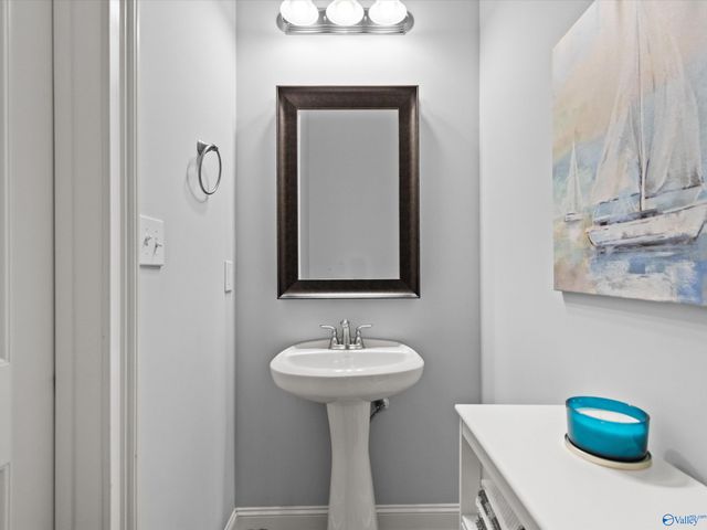 105 Willow Lake Circle SW, Huntsville, AL 35824