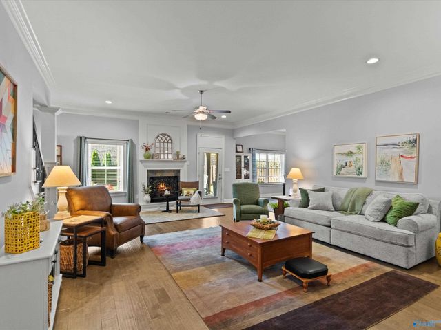 105 Willow Lake Circle SW, Huntsville, AL 35824